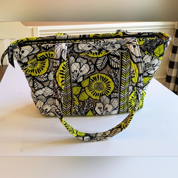 Vera Bradley 'Citron' Retired Flower Print In Gray White Citron w/Black … - Picture 1 of 10